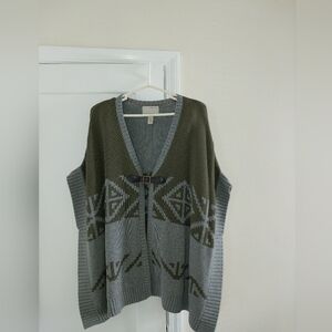 Women's Gray and Green Sweater